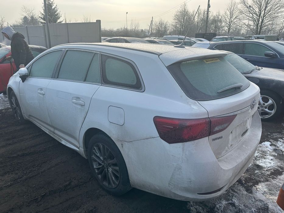 Toyota Avensis silnik 1.6 D-4D 2016r,Anglik z kluczykami