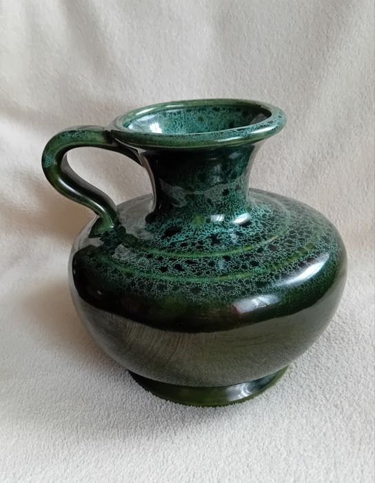 Ceramiczny zielony wazon