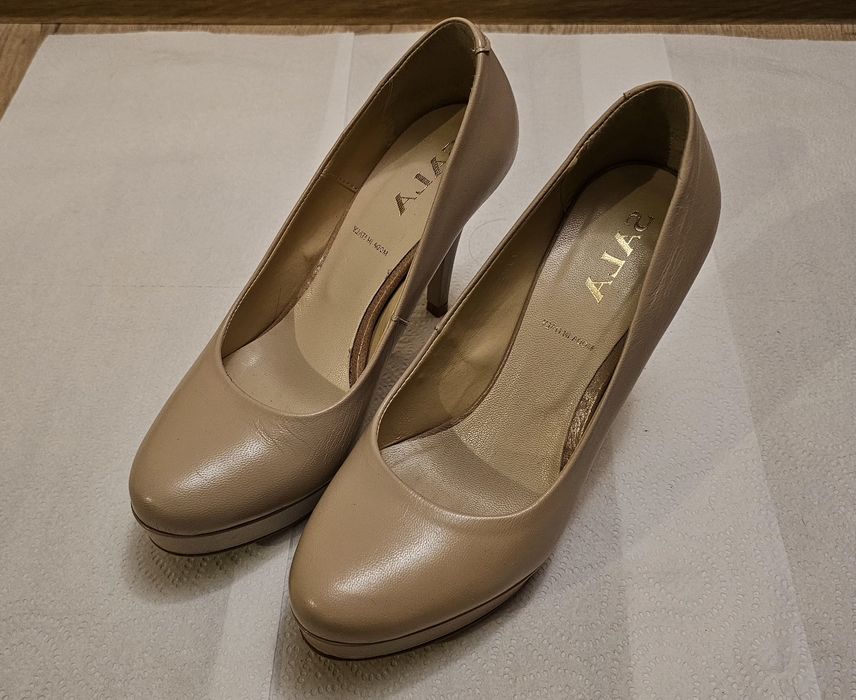 Czółenka Sala 1142 beżowe, skóra naturalna, rozmiar 37