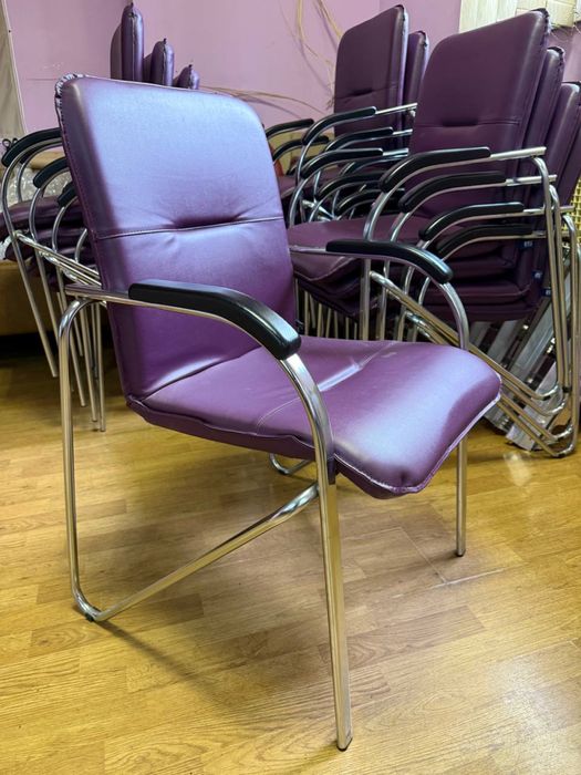 РОЗПРОДАЖ офісної меблі крісла на колесах стільці