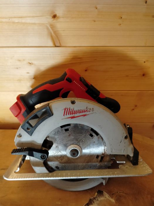 Pilarka tarczowa Milwaukee BLCS66