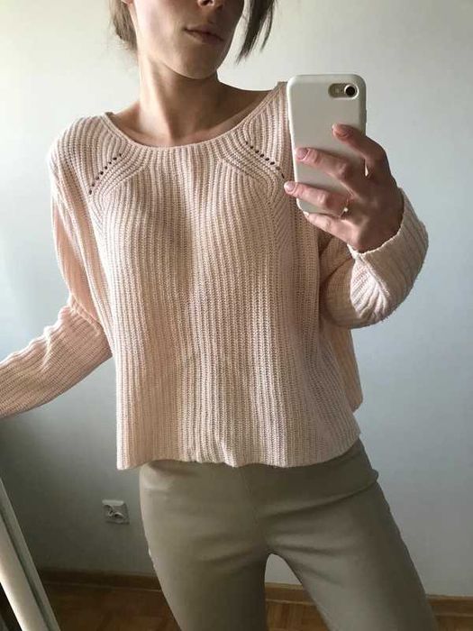 Sweter pudrowy róż