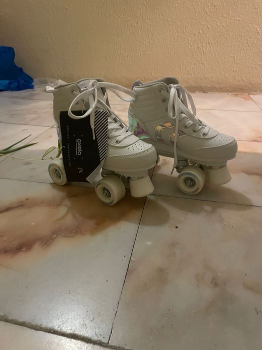 Patins 4 rodas novo