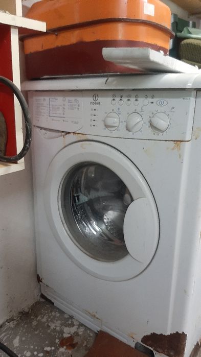 Стиральня машинка индезит на запчасти