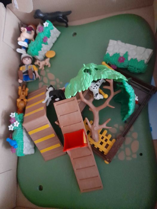 Playmobil zestaw psy trenuje