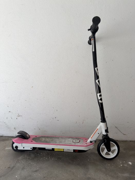 Trotinete eletrica infantil