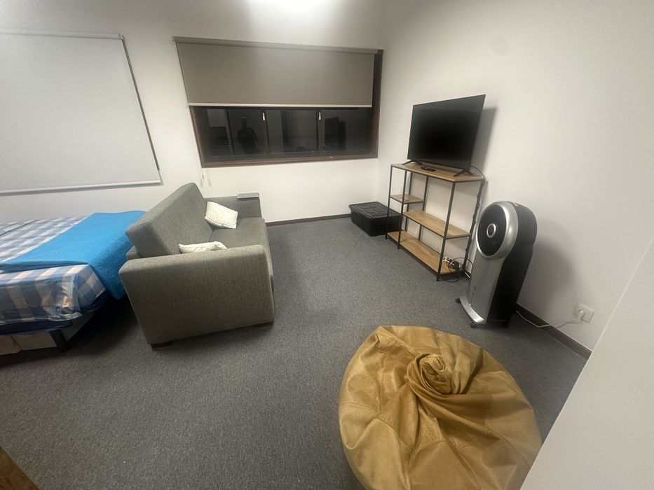 Estudio T0 a 200 metros da av gaia