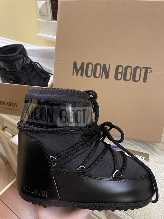 Кроссовки Moon Boot