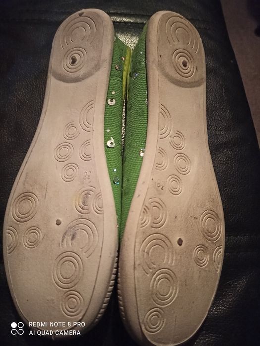 Zielone tenisówki baleriny