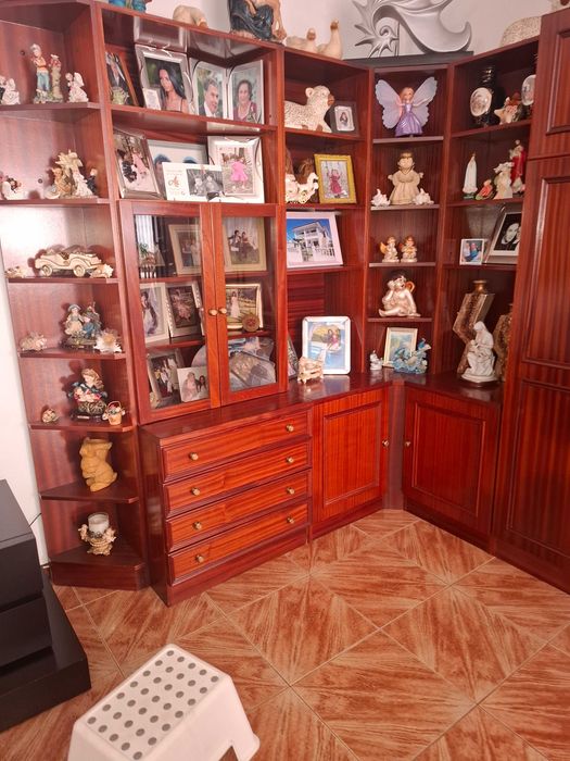 Móvel embutido cama escondida