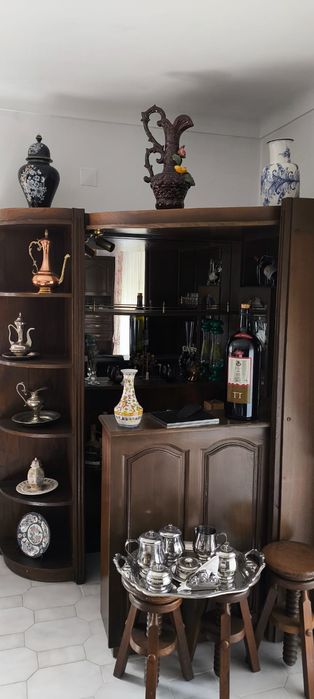 Mobília de sala em castanho