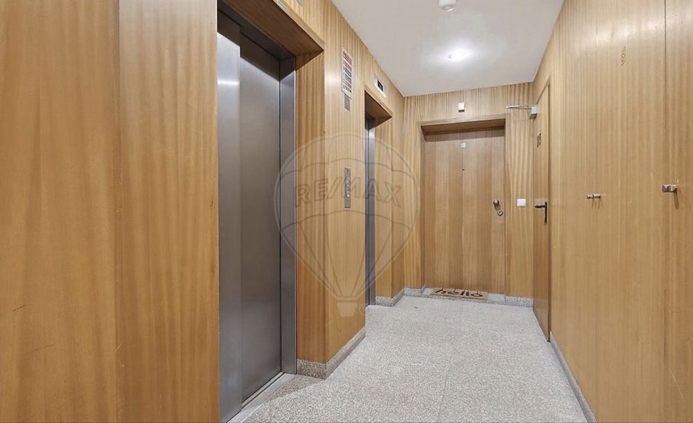 Apartamento T3 Entrequintas
