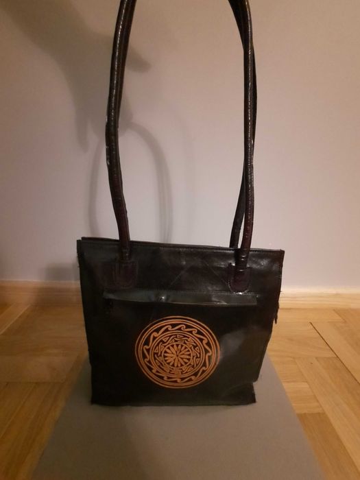 Czarna torebka z wzorem Mandala