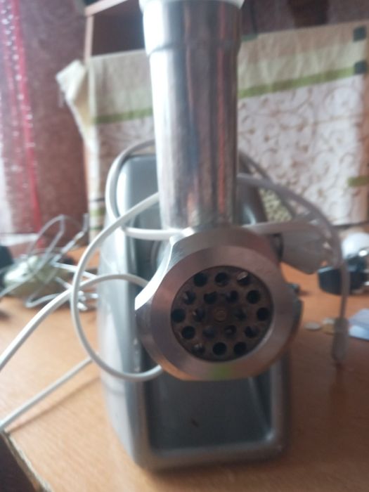 Электромясорубка AURORA под ремонт или на запчасти