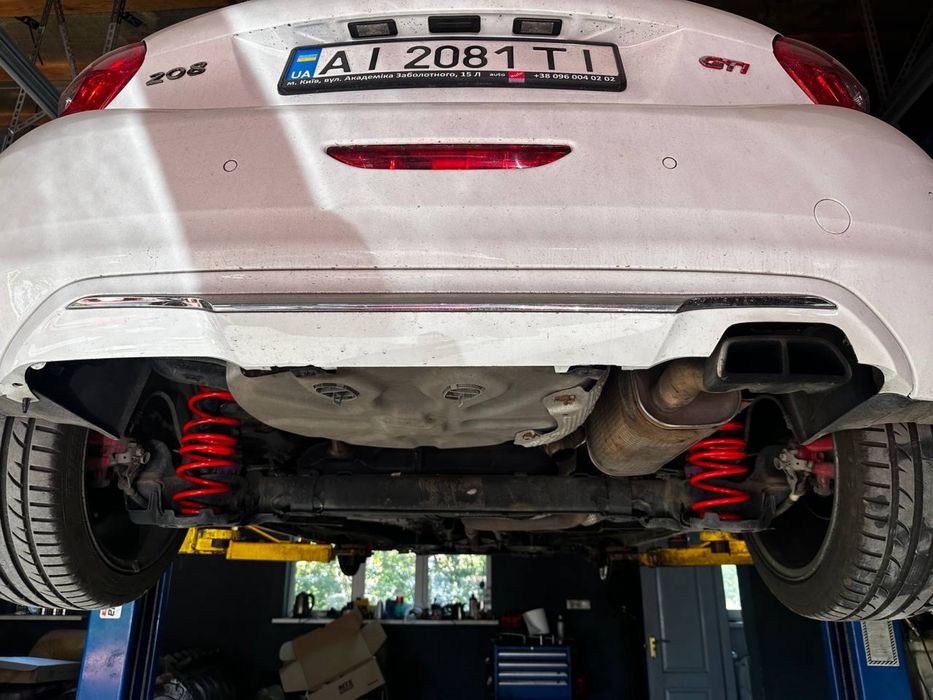 Peugeot 208 GTI 2013