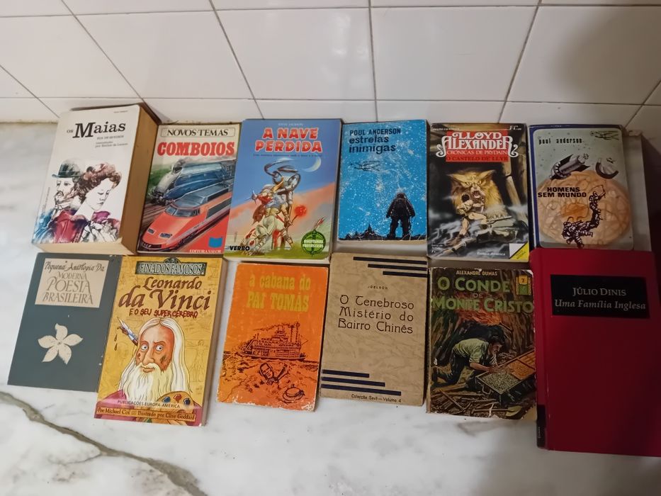 Conjunto de 12 Livros Antigos Diversos