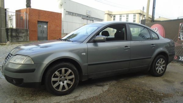 Para Peças Volkswagen Passat (3B3)