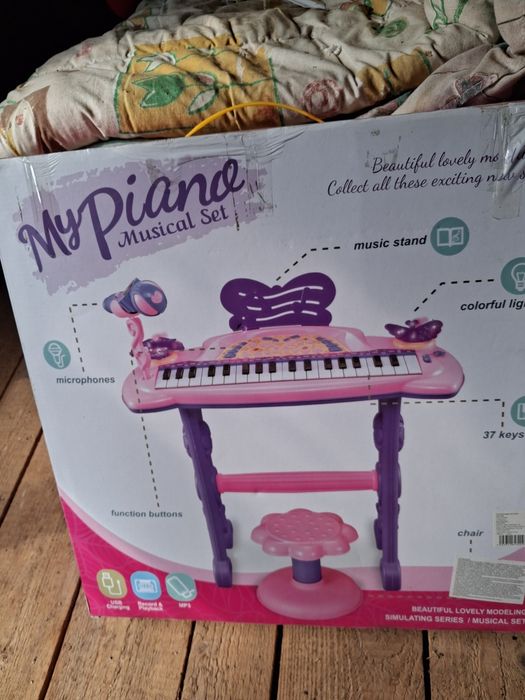 Pianino zabawka z mikrofonem