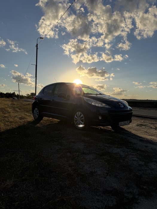 Peujeot 207 2010 рік