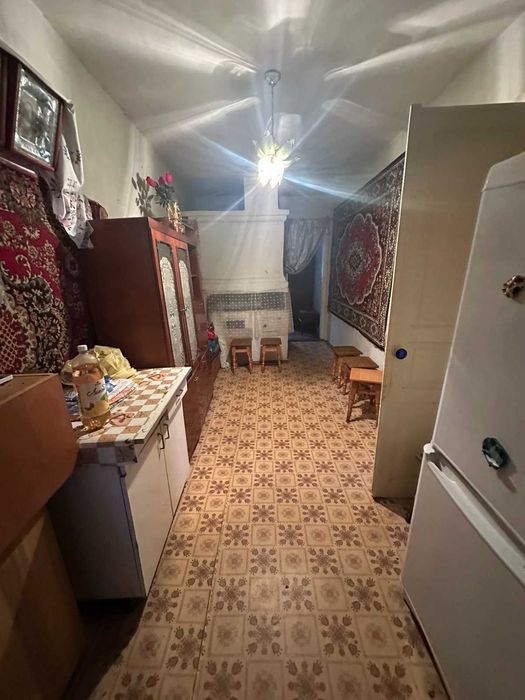 Будинок у самому центрі села Димер з усіма комунікаціями