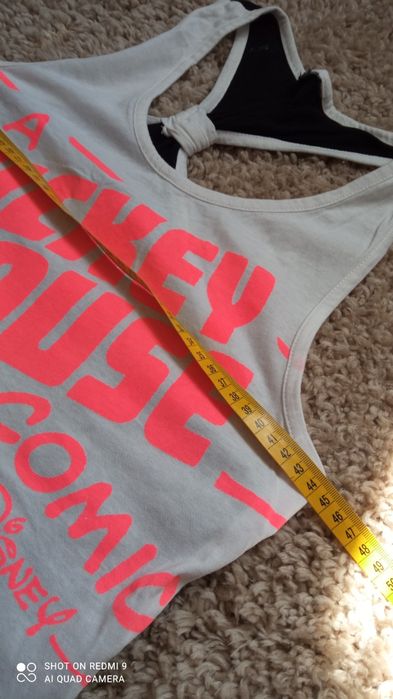 Bluzka w neonowe wzory