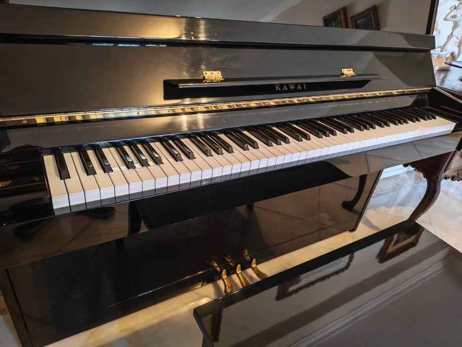 Piano Vertical Kawai K-15 – Muito Bom Estado