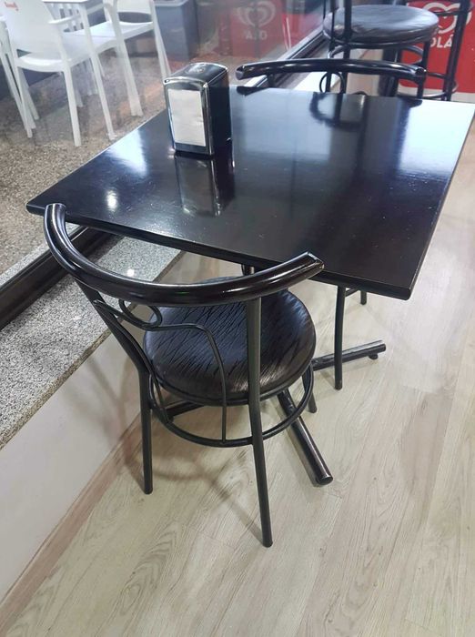 Conjunto 4 Cadeiras e mesa