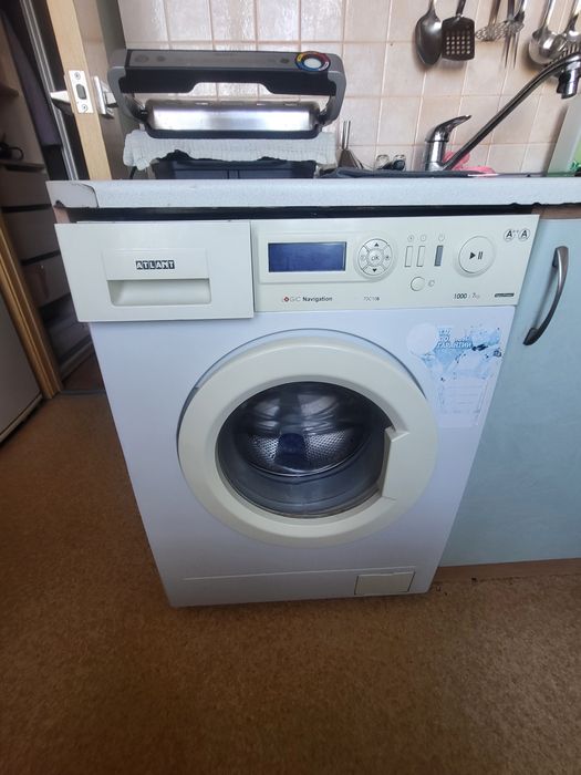 Стиральная машинка Атлант 70с106 . загрузка 7 кг