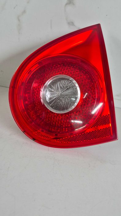 vw golf V HB lampa tył prawy tylna prawa w klape klapie oryginał igła