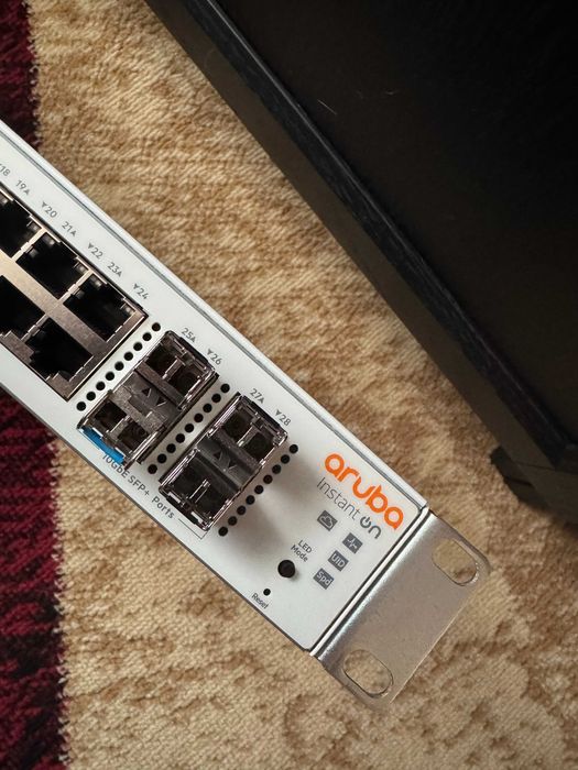 Switch Aruba 1930 JL682A 24p 1G base-T/4p 10G SFP+