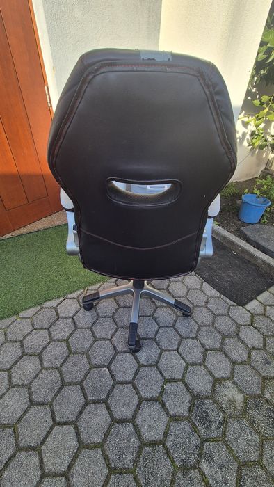 Cadeira gaming com algum uso