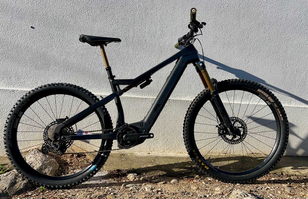 E-Bike MTB Enduro M1 6.0, muito bom estado, modelo 2025
