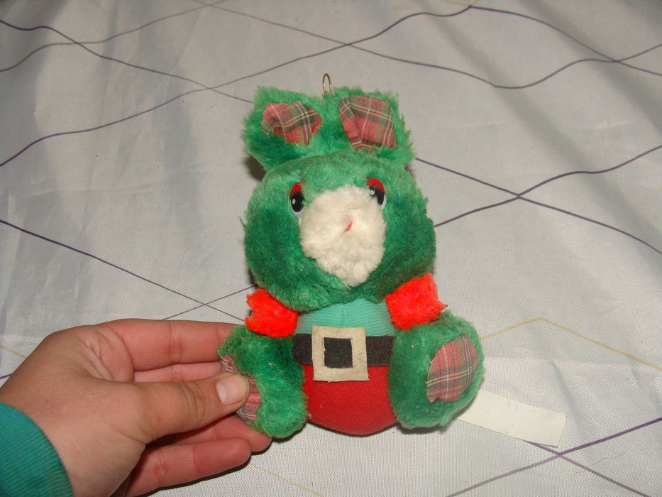 Diversos Peluches -Urso Roxo, Coelho Verde, Macaco Vermelho