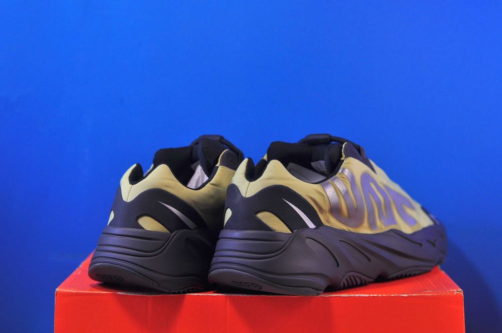 Кросівки Nike Air Max Dn8 Adidas Yeezy Boost 700 Mnvn оригінал