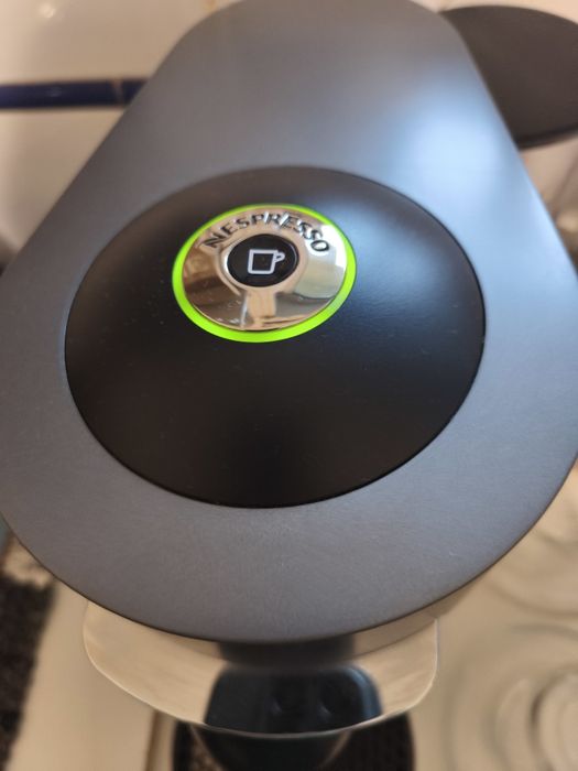 Máquina café Nespresso Vertuo, automatica
