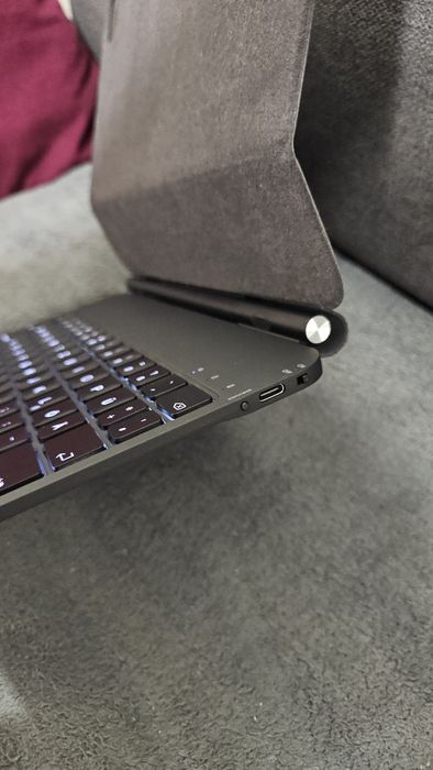 Чохол-клавіатура Magic Keyboard для iPad Pro 11" M4 (2024) з тачпадом, QWERTZ