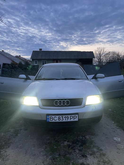 Продаж або обмін Ауді а6 с5 1999 року