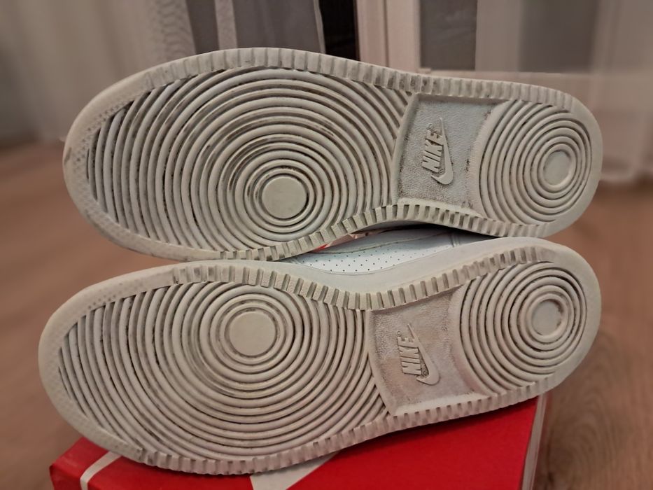 Buty Nike Court Borough Mid (GS) r. 40