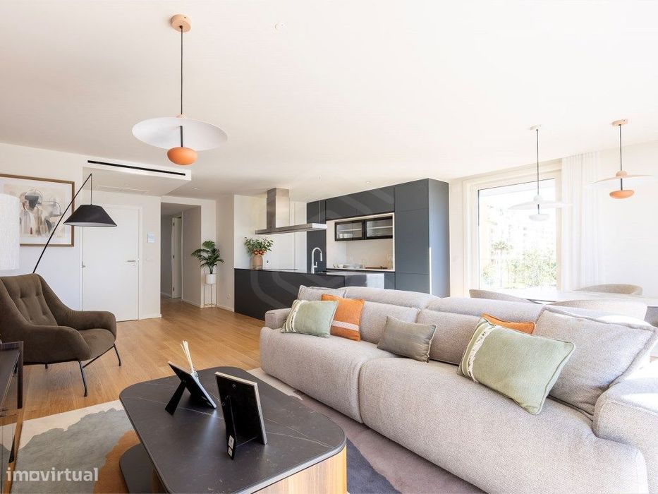 Apartamento T2,novo, ampla varanda, Faro, Algarve