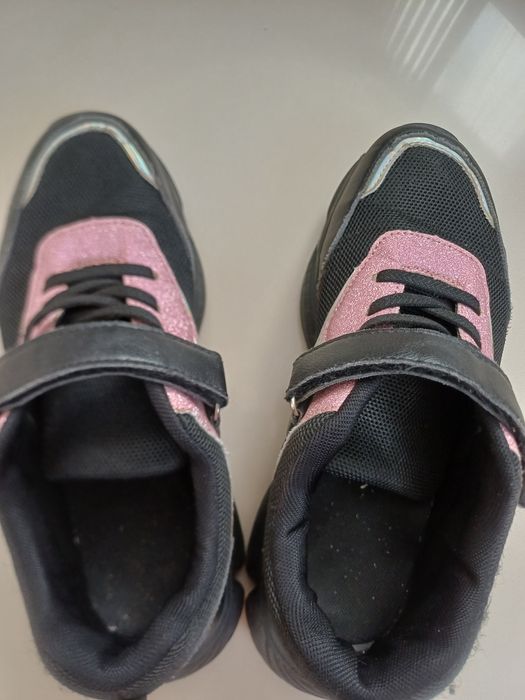 Кросівки кросовки Reserved 37