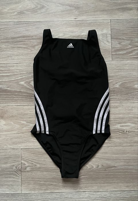 Спортивный, почти новый купальник Adidas в бассейн 158-164 рост
