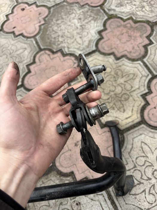 Fz6 центральна ніжка