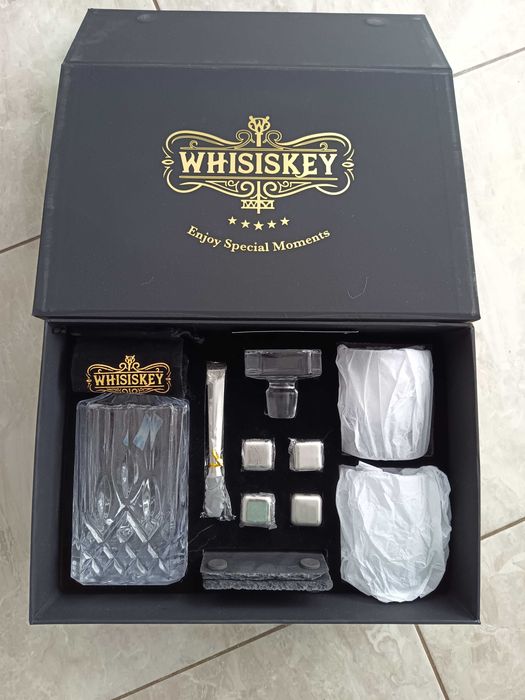 Zestaw 2 szklanki  + Karafka do WHISKY.