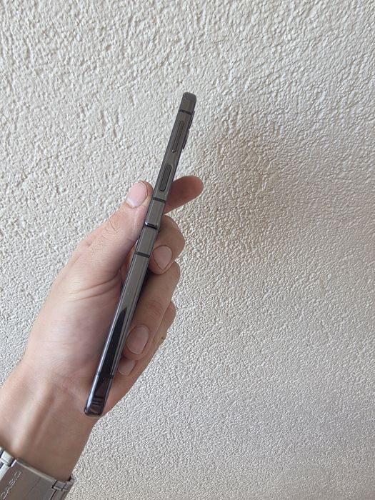 Samsung Galaxy flip 4 8/128
