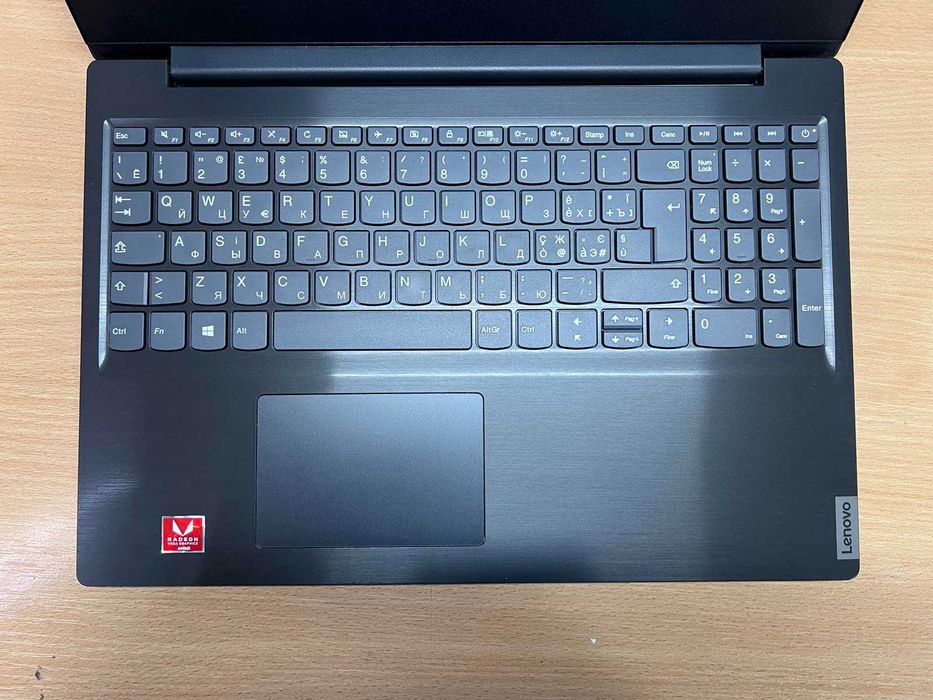 Lenovo V15-ADA 15.6" TN+film FHD Ryzen 3-3200U 12/256Gb