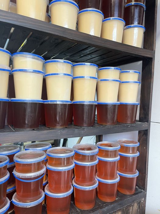 Бринза, будз, ковбаси, мед