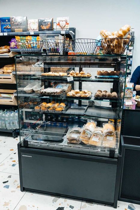 Холодильні шафи. Холодильні вітрини. Регали. Холодильне обладнання.