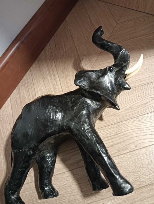 Figurka słoń czarny skóra Papier Mache