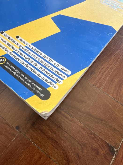 livro de preparação para exame BG biologia e geologia