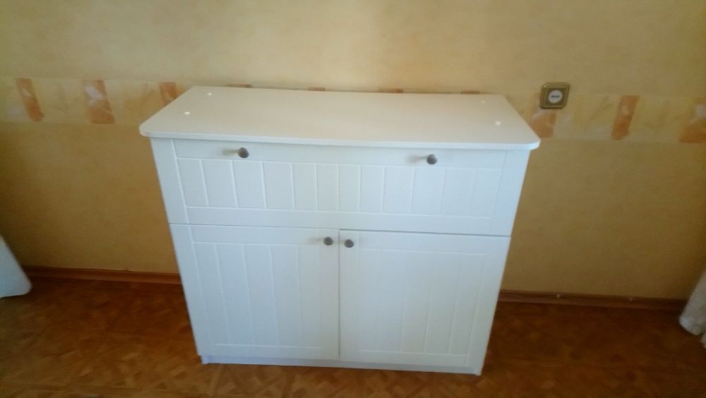 Пеленальный столик